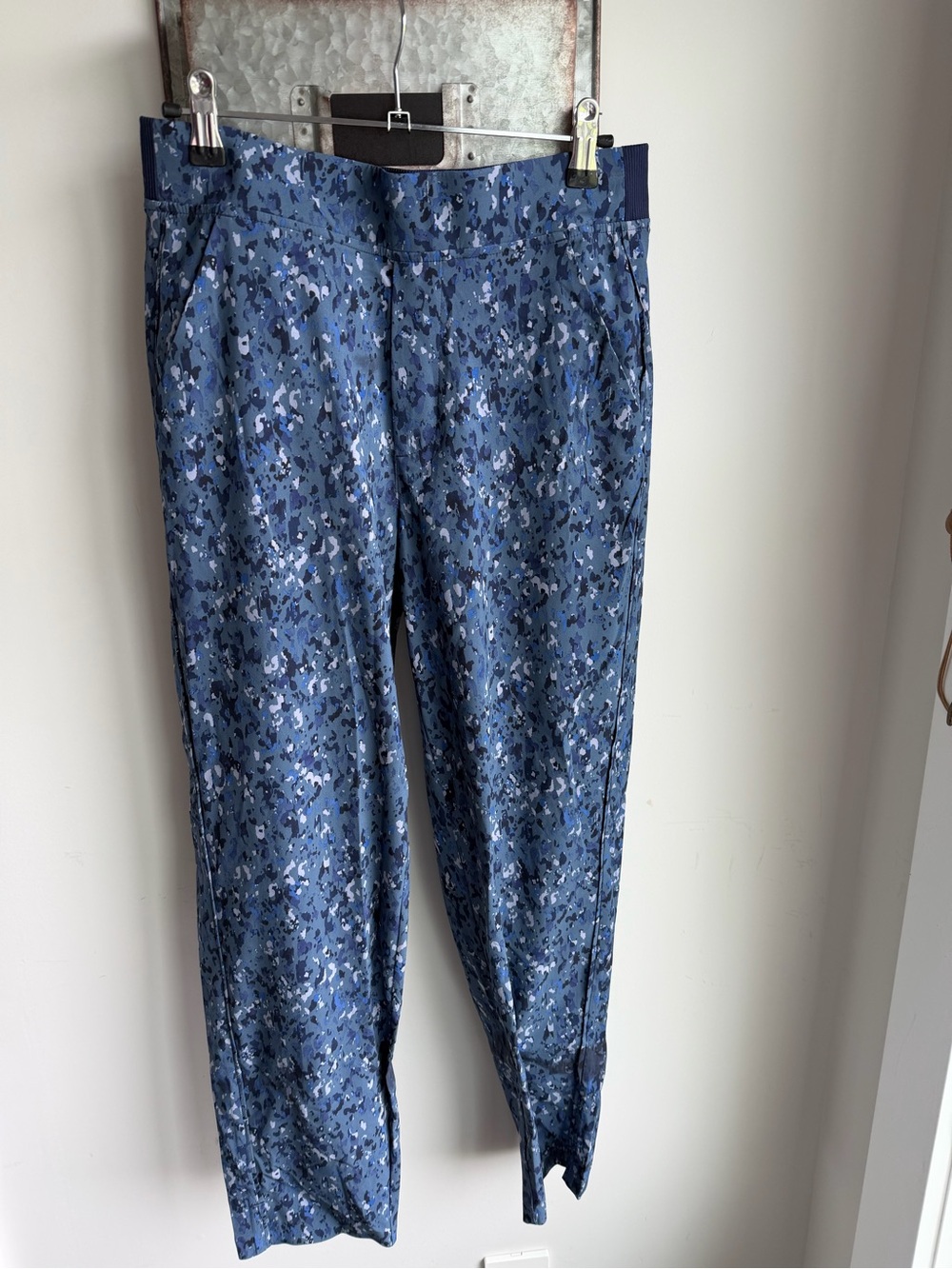 Athleta Joggers size 4